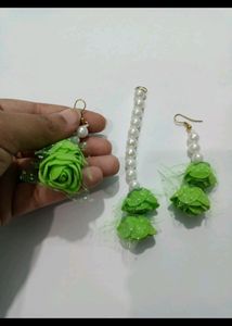 green earrings and mangtikka combo