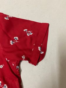 Levi’s Casual Regular Red Top With Roll Up Sleeves
