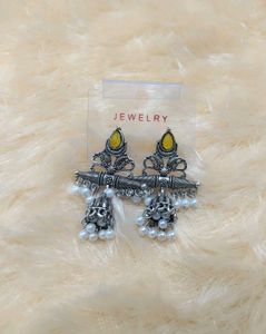 Silver Jhumka Earrings with Pearls
