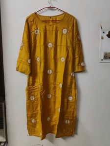 Elegant Embroidered Kurta