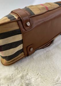 Auth Burberry House Check Pattern Shoulder Bag