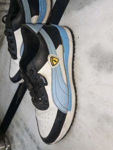 Puma Sneakers