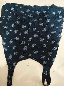 Sleevless tops