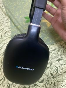Black Wireless Headphones