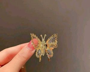 🦋 Moving Butterfly Hair Clip