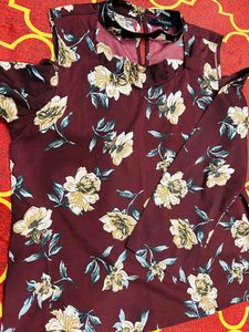 Women&#39;s Maroon Top