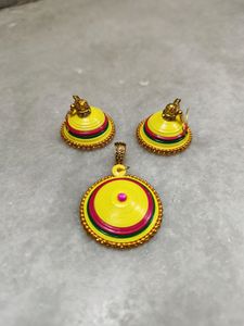 Quilling Pendant Set