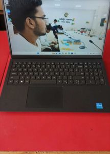 Dell Laptop 💻 8 556 storage very reliable