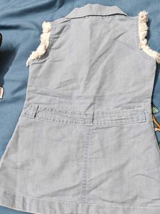 Cute Top A Little Baby Girl Is Stylish Latest Toop