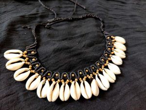 White Seashell Choker