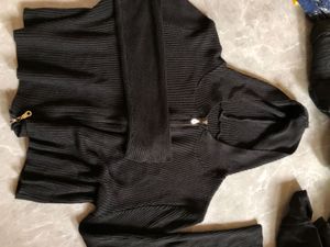 Black Ribbed Full Sleeves Body Fit With Hob Top