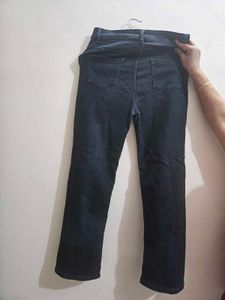 Faded Black Straight Fit Jean  With Crop Top