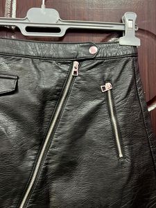 H&amp;M Leather Skirt With Pockets