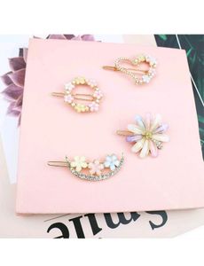 Unique Design Korean Clip 4 Pic Set