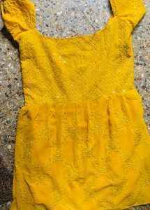 Sarara Yellow Size M,XL Any One Can Wear This
