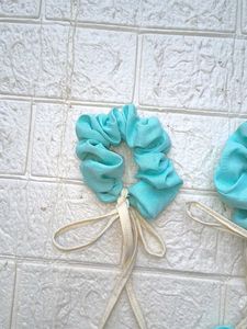Tulip Scrunchies 🌷