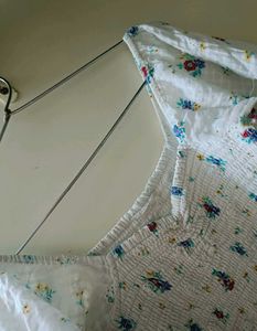 Crop Top - Puffy Sleeves