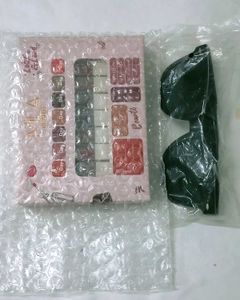 Combo Deal Lipstick Set+ Women Sunglasses