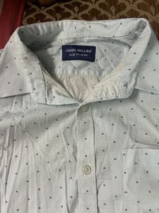 Men&#39;s Dotted Button-Down
