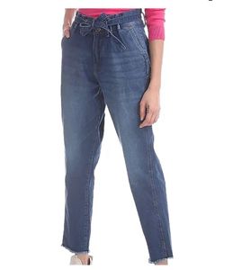 Ripped Hem Heigh Rise Girlfriend Jeans