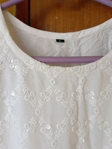 White Tikri Embroidery Kurti
