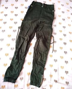 Green Cargo Pants 💚