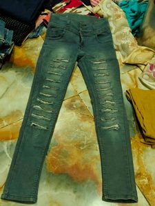 8 Jeans For 600
