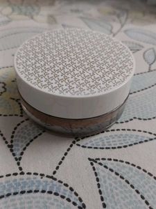 Kay beauty loose setting powder, almost new!!