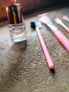 Nail paint Top Coat And Makeup Brush 🖌️
