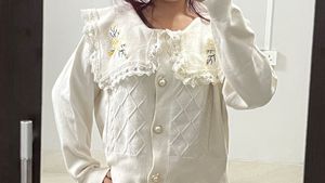 Floral Embroidered Collar Knit Cardigan