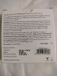Myglamm Lit Radiant Matte Compact