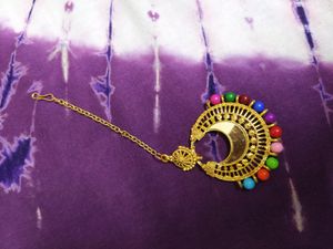 Jewellery Set: Earrings, Necklace And Maangtikka