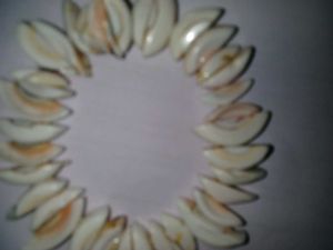 Shell hand bracelet