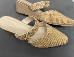 W Women&#39;s Nude Mule Wedges