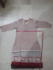 Rangmanch Maroon & White Straight Kurti