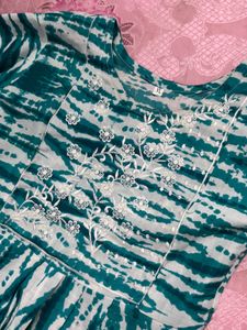 Green &amp; White Kurta