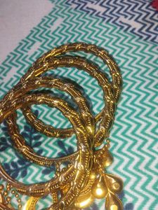 Golden bangle, in size24