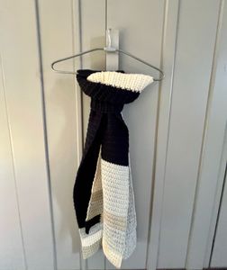 Stylish Color Block Woollen Scarf