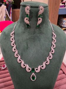 Zircon Green Stone Necklace Set