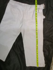 Sale🎉🎉White Cargo Short Pant For Women♥️