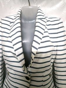 Zara Y2K Striped Blazer 💙 🤍