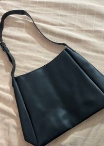 Viral Black buckle Shoulder Bag