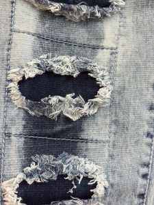 A Good Designed Torned Jeans