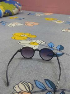 Round Black Sunglasses