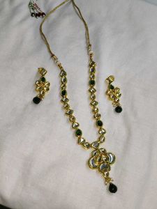 Emerald & Gold Tone Jewelry Set