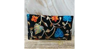 FASHIONABLE WOMEN&#39;S LATEST CLUTCH (Totally New)