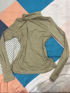 H&amp;M Fitted Top With Tag