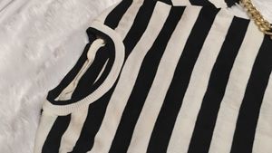 ✨Blue &amp; White Striped Top✨