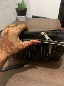 Fashionable Striped Crossbody Bag