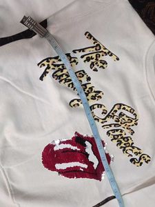 Stylish White Graphic Sweatshirt